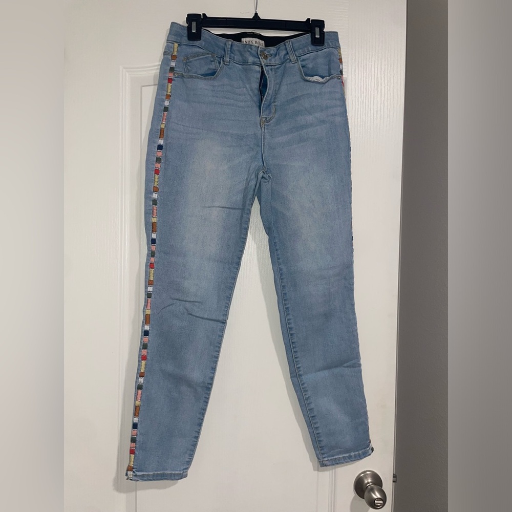 Knox Rose Elastic Waist Embroidered Jeans